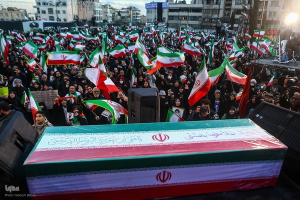 تحویل سال نو در میدان انقلاب تهران