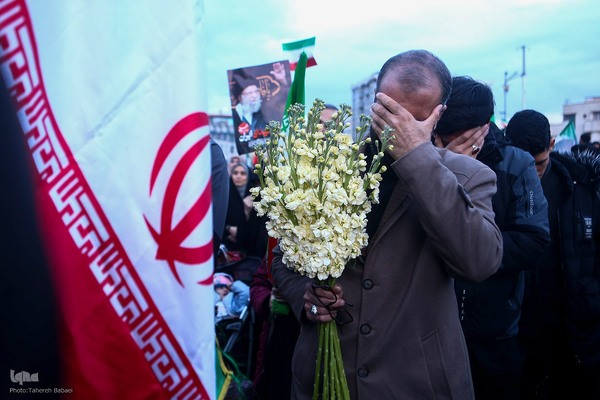 تحویل سال نو در میدان انقلاب تهران