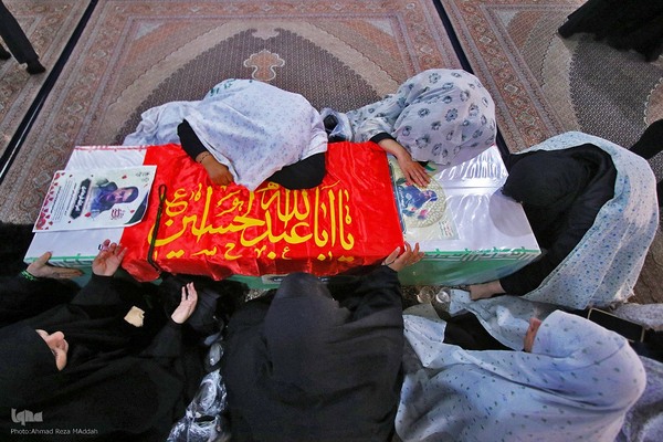 آیین وداع و تشییع پیکرهای مطهر ۱۱ شهید جنگ رمضان در شیراز