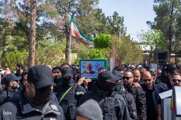 تشییع پیکر مطهر شهدای جنگ رمضان