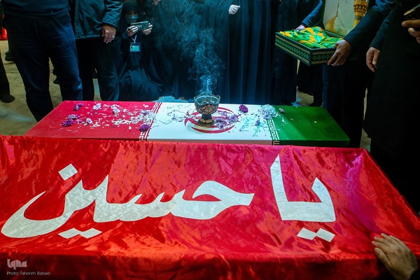 حضور خادمان بارگاه امام علی بن موسی الرضا در معراج الشهدا سپاه