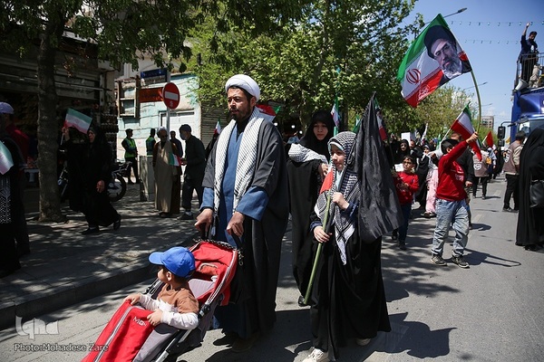 رژه کالسکه‌‌سواران مشهد در اربعین رهبر شهید