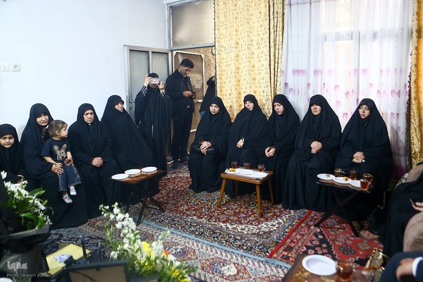 دیدار با خانواده شهدای جنگ رمضان