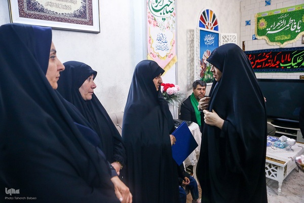دیدار با خانواده شهدای جنگ رمضان