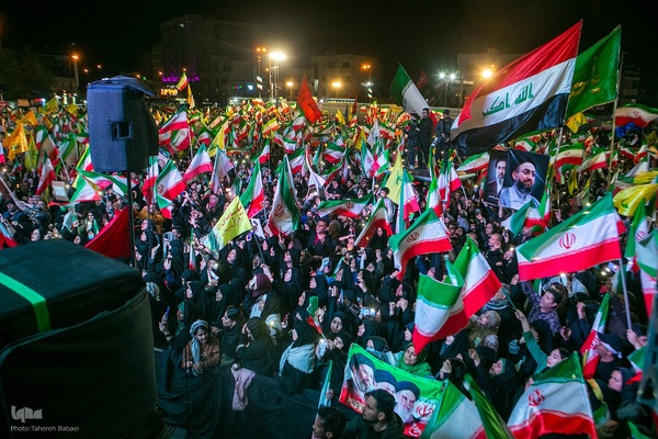شام شهادت امام صادق(ع) و بیعت با رهبر در میدان انقلاب