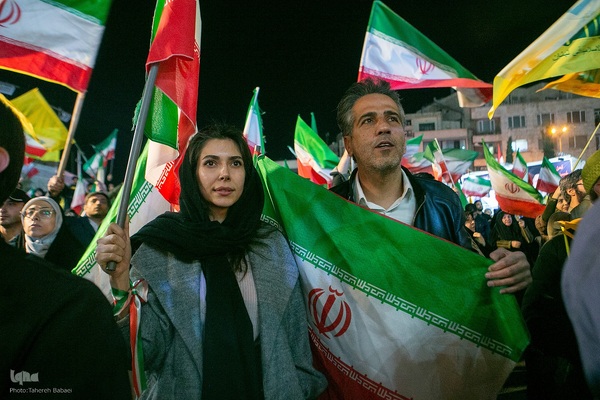 شام شهادت امام صادق(ع) و بیعت با رهبر در میدان انقلاب