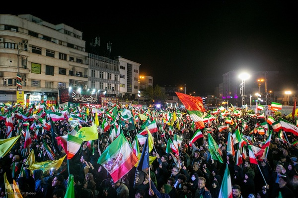 شام شهادت امام صادق(ع) و بیعت با رهبر در میدان انقلاب