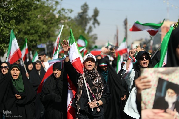 اجتماع بزرگ «دختران جان‌فدای ایران»