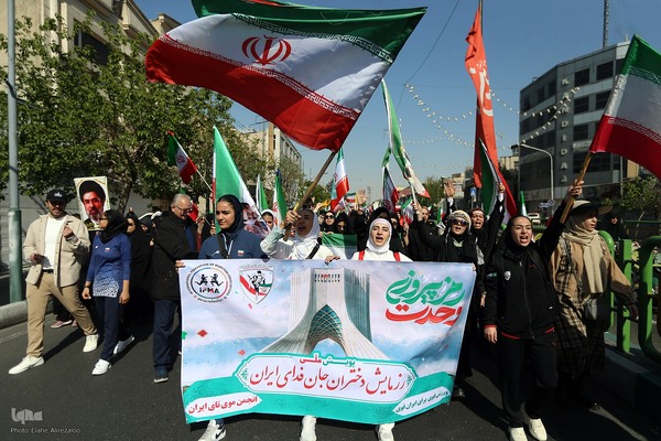 اجتماع بزرگ «دختران جان‌فدای ایران»