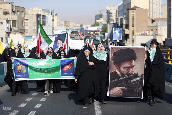 اجتماع بزرگ «دختران جان‌فدای ایران»