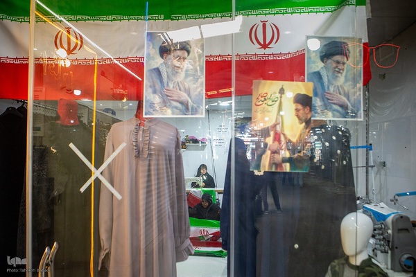 نقش پرچم‌دوزی بانوان جهادی؛ از جبهه‌های نبرد تا خط مقدم تولید