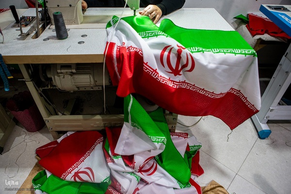 نقش پرچم‌دوزی بانوان جهادی؛ از جبهه‌های نبرد تا خط مقدم تولید