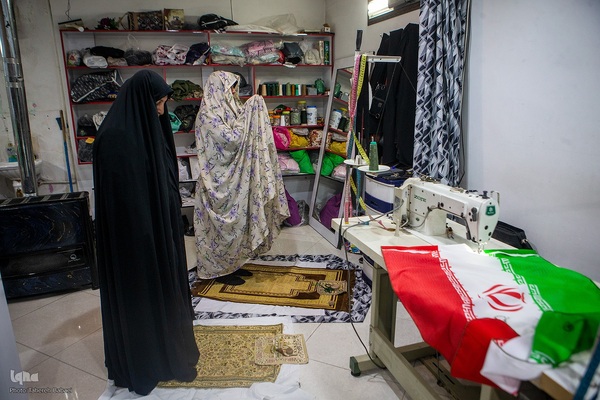 نقش پرچم‌دوزی بانوان جهادی؛ از جبهه‌های نبرد تا خط مقدم تولید