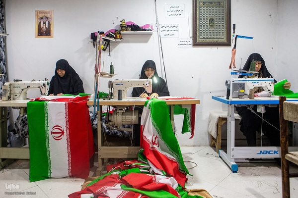 نقش پرچم‌دوزی بانوان جهادی؛ از جبهه‌های نبرد تا خط مقدم تولید