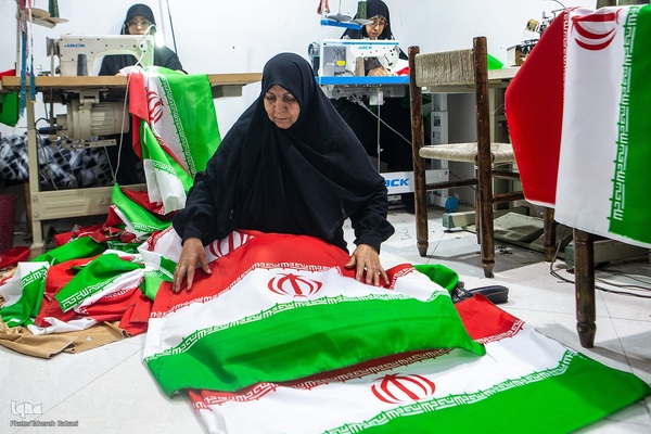 نقش پرچم‌دوزی بانوان جهادی؛ از جبهه‌های نبرد تا خط مقدم تولید