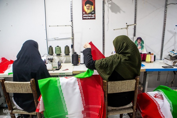 نقش پرچم‌دوزی بانوان جهادی؛ از جبهه‌های نبرد تا خط مقدم تولید