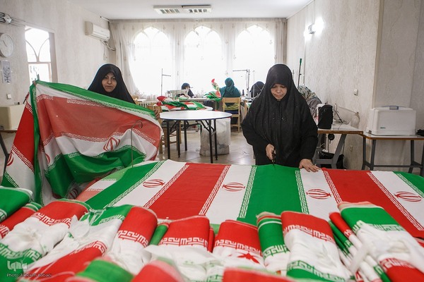 نقش پرچم‌دوزی بانوان جهادی؛ از جبهه‌های نبرد تا خط مقدم تولید