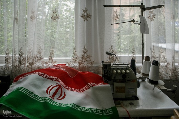 نقش پرچم‌دوزی بانوان جهادی؛ از جبهه‌های نبرد تا خط مقدم تولید