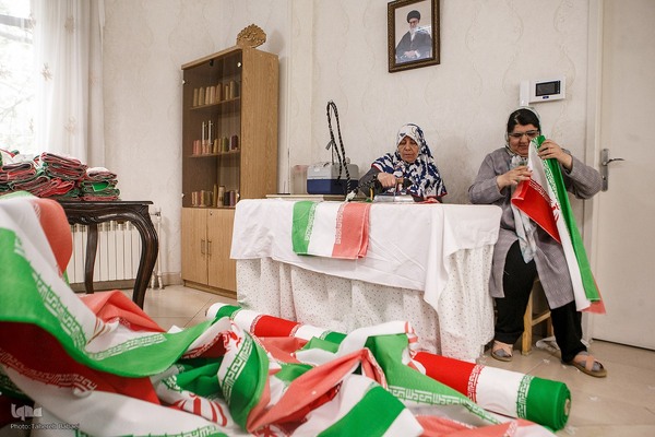 نقش پرچم‌دوزی بانوان جهادی؛ از جبهه‌های نبرد تا خط مقدم تولید