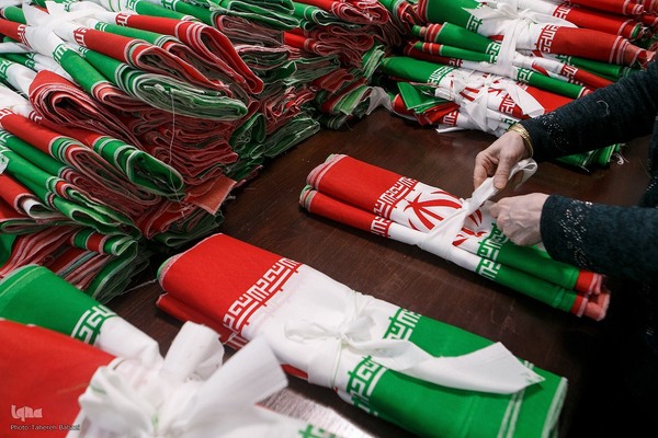 نقش پرچم‌دوزی بانوان جهادی؛ از جبهه‌های نبرد تا خط مقدم تولید