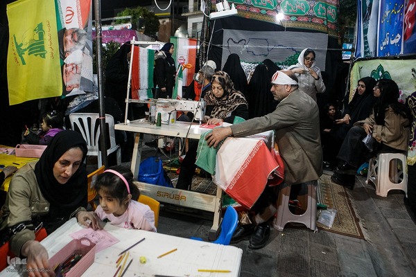 نقش پرچم‌دوزی بانوان جهادی؛ از جبهه‌های نبرد تا خط مقدم تولید