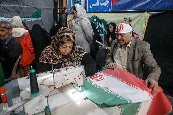 نقش پرچم‌دوزی بانوان جهادی؛ از جبهه‌های نبرد تا خط مقدم تولید