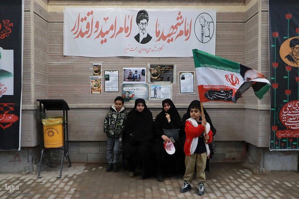 بزرگداشت روز دختر در گلزار شهدا وادی رحمت تبریز