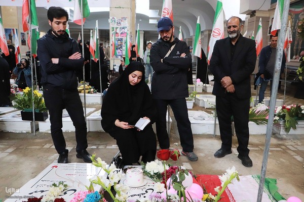 بزرگداشت روز دختر در گلزار شهدا وادی رحمت تبریز