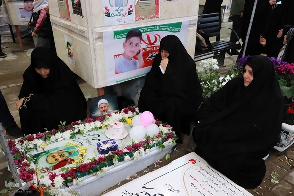 بزرگداشت روز دختر در گلزار شهدا وادی رحمت تبریز