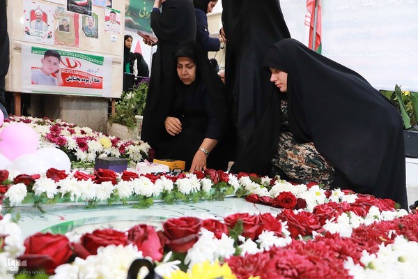بزرگداشت روز دختر در گلزار شهدا وادی رحمت تبریز