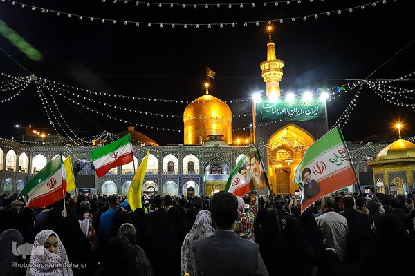 حرم امام رضا(ع) در شب میلاد حضرت معصومه(س)