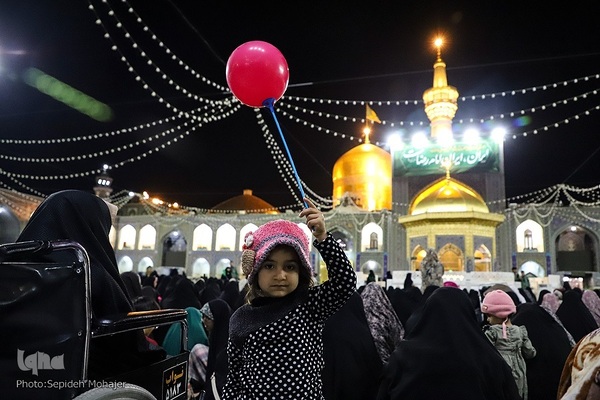 حرم امام رضا(ع) در شب میلاد حضرت معصومه(س)