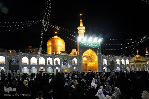 حرم امام رضا(ع) در شب میلاد حضرت معصومه(س)