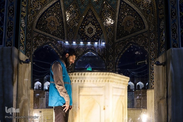 حرم امام رضا(ع) در شب میلاد حضرت معصومه(س)