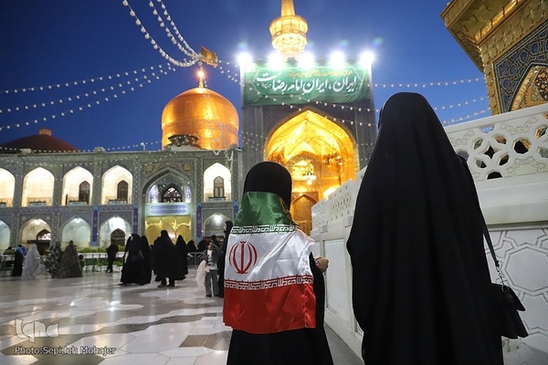 حرم امام رضا(ع) در شب میلاد حضرت معصومه(س)