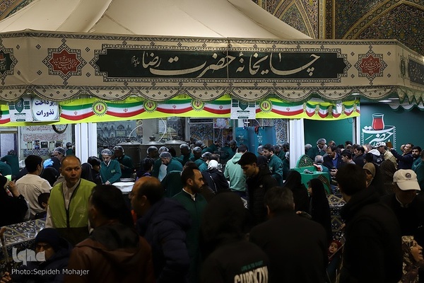 حرم امام رضا(ع) در شب میلاد حضرت معصومه(س)