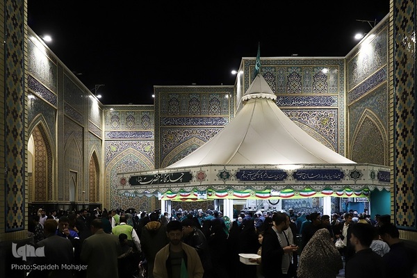 حرم امام رضا(ع) در شب میلاد حضرت معصومه(س)