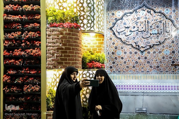 حرم امام رضا(ع) در شب میلاد حضرت معصومه(س)