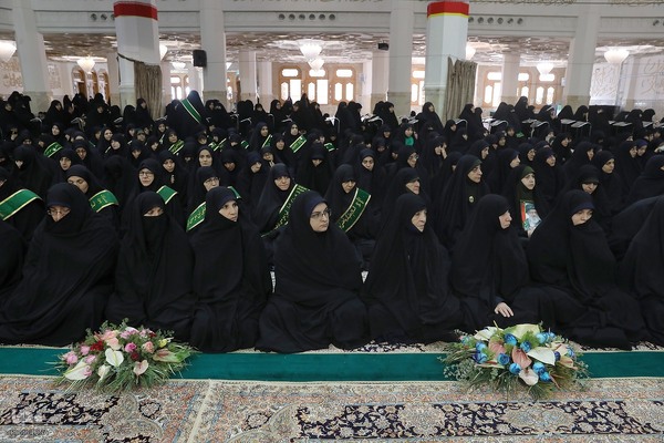 خطبه‌خوانی روز میلاد کریمه اهل بیت(س)