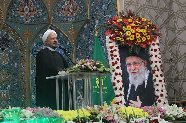 خطبه‌خوانی روز میلاد کریمه اهل بیت(س)