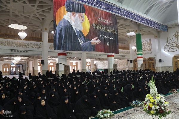 خطبه‌خوانی روز میلاد کریمه اهل بیت(س)