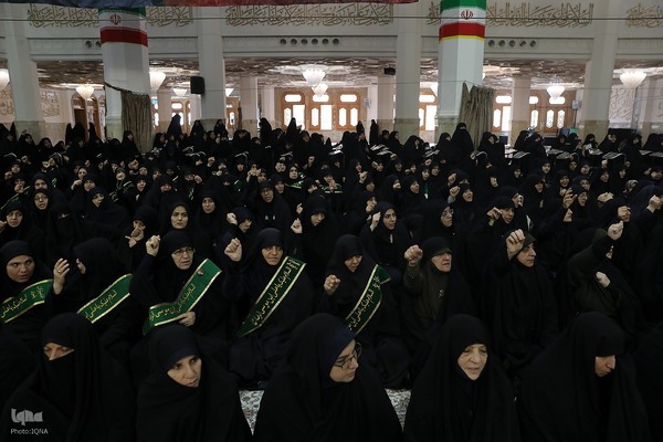 خطبه‌خوانی روز میلاد کریمه اهل بیت(س)