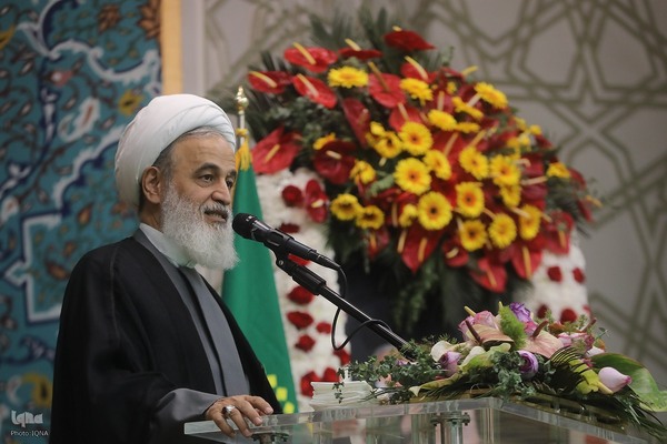 خطبه‌خوانی روز میلاد کریمه اهل بیت(س)