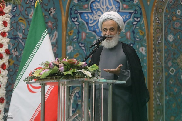 خطبه‌خوانی روز میلاد کریمه اهل بیت(س)