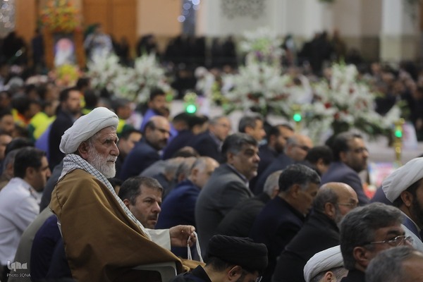 خطبه‌خوانی روز میلاد کریمه اهل بیت(س)