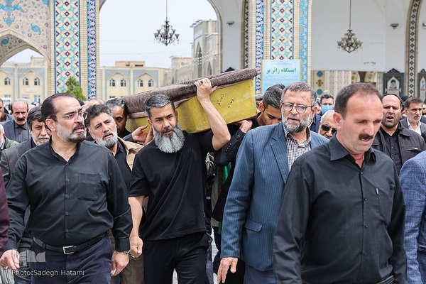 تشییع پیکر استاد وحید مجتهدزاده در حرم مطهر رضوی