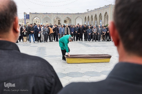 تشییع پیکر استاد وحید مجتهدزاده در حرم مطهر رضوی