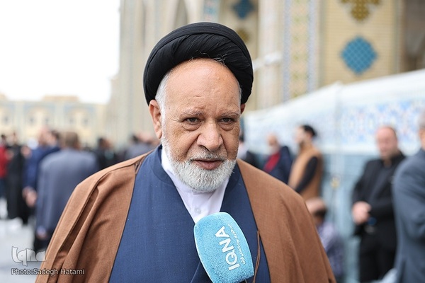 تشییع پیکر استاد وحید مجتهدزاده در حرم مطهر رضوی