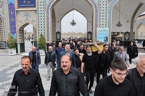 تشییع پیکر استاد وحید مجتهدزاده در حرم مطهر رضوی