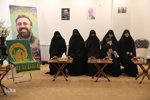 کاروان زیر سایه خورشید در منزل شهید لاریجانی